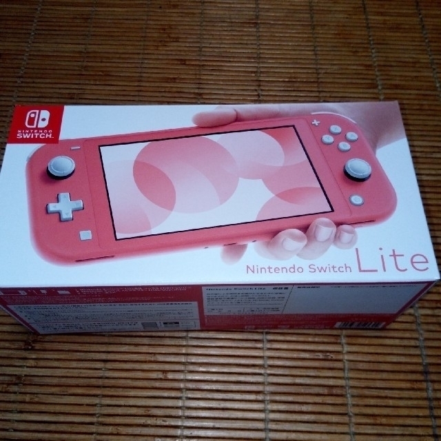 送料無料　Nintendo Switch Lite 1年保証内新品未開封コーラル