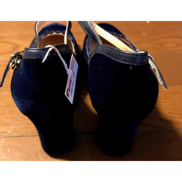Marie femme(マリーファム)の新品未着用　マリーファム　パンプス　紺　23cm レディースの靴/シューズ(ハイヒール/パンプス)の商品写真