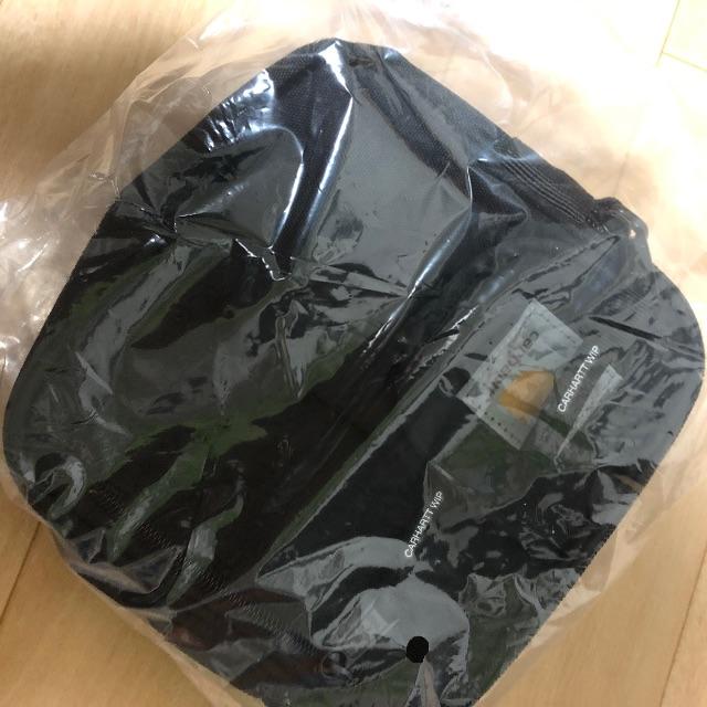 carhartt(カーハート)のCarhartt カーハート ショルダーバッグ　ブラック メンズのバッグ(ショルダーバッグ)の商品写真
