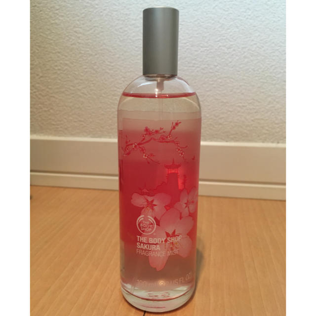 THE BODY SHOP(ザボディショップ)のTHE BODY SHOP SAKURA フレグランスミスト(未使用) コスメ/美容の香水(香水(女性用))の商品写真