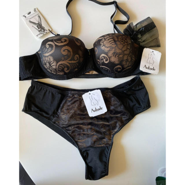 LA PERLA(ラペルラ)のAubade ストラップレスにできる日本未入荷のタイプ♡ レディースの下着/アンダーウェア(ブラ&ショーツセット)の商品写真