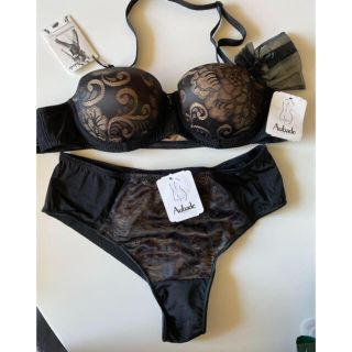 ラペルラ(LA PERLA)のAubade ストラップレスにできる日本未入荷のタイプ♡(ブラ&ショーツセット)