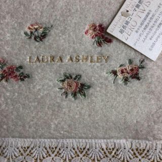 ローラアシュレイ(LAURA ASHLEY)のローラアシュレイふんわりハンドタオルレースアンジェリカ   (ハンカチ)