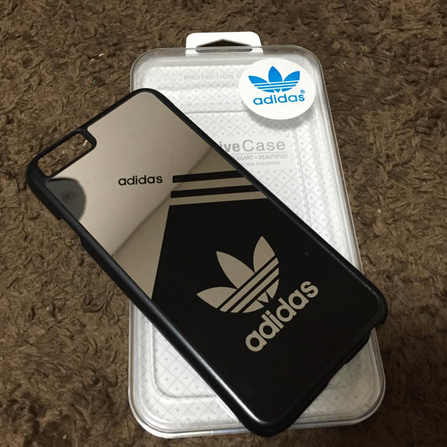 adidas(アディダス)のadidas ミラーケース スマホ/家電/カメラのスマホアクセサリー(iPhoneケース)の商品写真