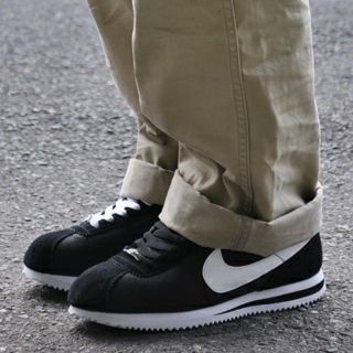 ナイキ(NIKE)の定11880円ビンテージ完全復刻!ナイキコルテッツ高級スニーカー絶対王道黒白!(スニーカー)