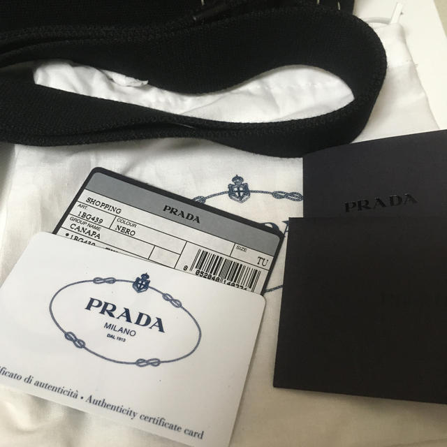 PRADA(プラダ)の美品　PRADA カナパ   S ブラック　チェック レディースのバッグ(トートバッグ)の商品写真