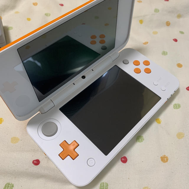 任天堂任天堂　2DS LL ホワイト×オレンジ