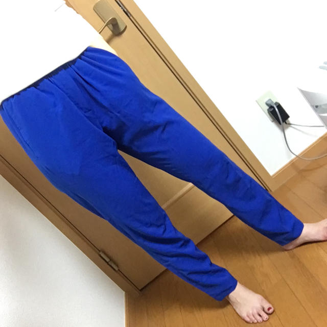 ブルー テーパードパンツ mixxo レディースのパンツ(カジュアルパンツ)の商品写真