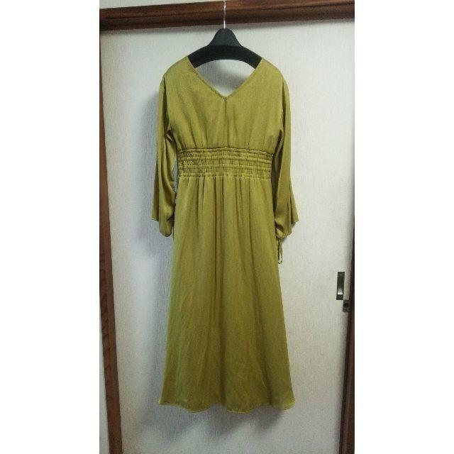 Ameri VINTAGE(アメリヴィンテージ)のkana様専用　イエローTUCK SHAPE DRESS Sサイズ 着2回 レディースのワンピース(ロングワンピース/マキシワンピース)の商品写真