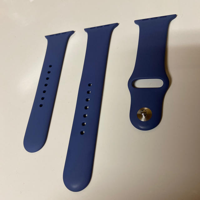 Apple Watch(アップルウォッチ)のラバーベルト：Apple Watch純正（44㎜、青色) レディースのファッション小物(腕時計)の商品写真