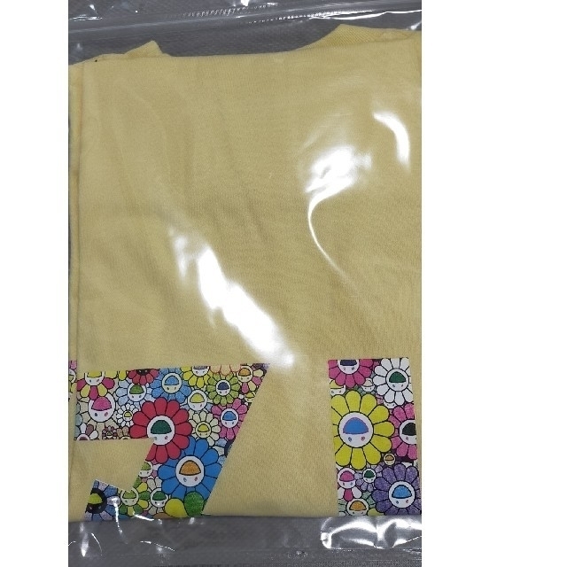 Ｍサイズ TAKASHI MURAKAMI FLOWER x YZ Tシャツ  エンタメ/ホビーのタレントグッズ(ミュージシャン)の商品写真