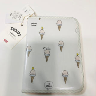 ジェラートピケ(gelato pique)の新品♡ジェラートピケ♡スヌーピーコラボ　アイスクリーム柄の母子手帳ケース(母子手帳ケース)