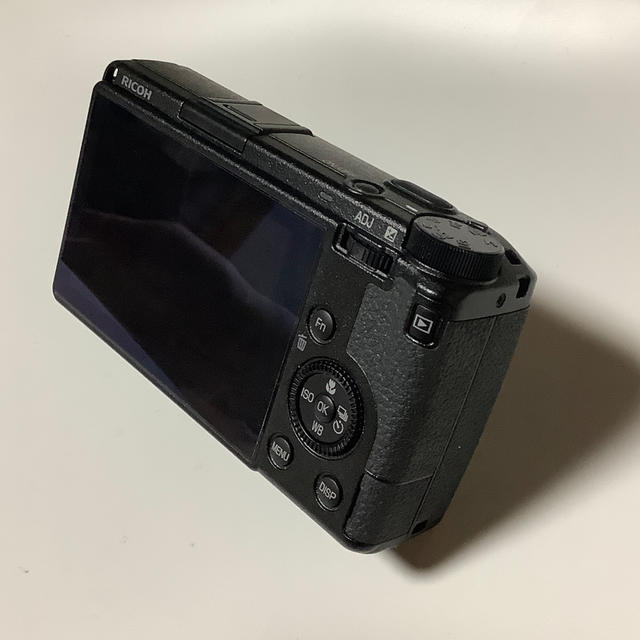 RICOH(リコー)の【美品】RICOH GRIII + アクセサリー（リコー GR3） スマホ/家電/カメラのカメラ(コンパクトデジタルカメラ)の商品写真