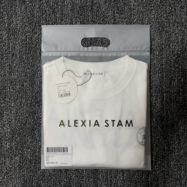 ALEXIA STAM(アリシアスタン)の新品　ALEXIA STAM♡アリシアスタン プリント ロゴTシャツ　26日迄 レディースのトップス(Tシャツ(半袖/袖なし))の商品写真