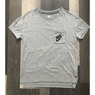 ナイキ(NIKE)の★美品★NIKE ロゴTシャツ(グレー)(Tシャツ(半袖/袖なし))