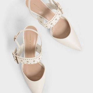 チャールズアンドキース(Charles and Keith)のスタッズスリングバックヒール　パンプス(ハイヒール/パンプス)