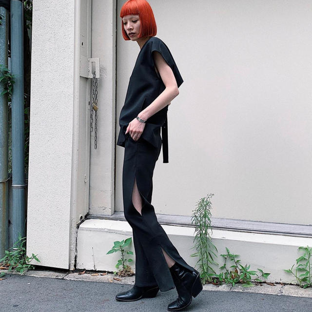 TOGA(トーガ)のleinwande  Georgie Slit Trousers レディースのパンツ(その他)の商品写真