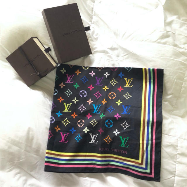 LOUIS VUITTON(ルイヴィトン)のLV スカーフ バンダナ 56×56cm ※箱なし レディースのファッション小物(バンダナ/スカーフ)の商品写真