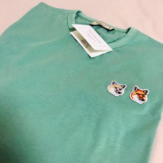 メゾンキツネ(MAISON KITSUNE')のメゾンキツネ ロゴ Tシャツ【限定品】(Tシャツ(半袖/袖なし))