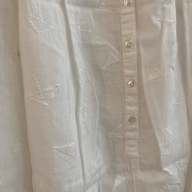 SUNVALLEY(サンバレー)のサンバレー 三角 刺繍ブラウス レディースのトップス(シャツ/ブラウス(半袖/袖なし))の商品写真