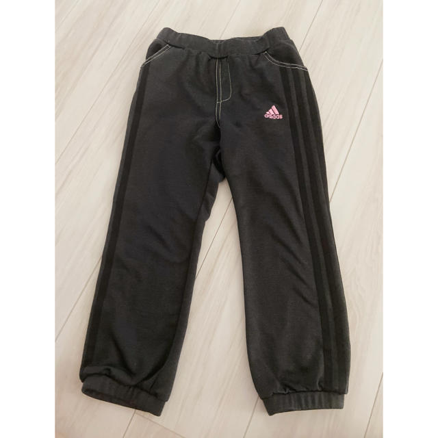 adidas(アディダス)のadidas アディダス デニム生地　ジャージ　パンツ　120cm キッズ/ベビー/マタニティのキッズ服男の子用(90cm~)(パンツ/スパッツ)の商品写真