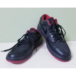 ナイキ(NIKE)の美品AIR JORDAN1 LOW ブラック×レッド×ゴールドロゴ　26.5cm(スニーカー)