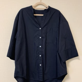 ジーユー(GU)のGU 紺色ボタンダウンシャツ(シャツ/ブラウス(長袖/七分))