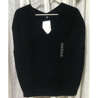 ユニクロ(UNIQLO)のユニクロ  3Dコットン コクーンVネックセーター（半袖）Mサイズ(カットソー(半袖/袖なし))