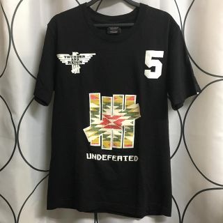 アンディフィーテッド(UNDEFEATED)のアンディフィーテッド　undefeated  tシャツ Sサイズ　ブラック　黒(Tシャツ/カットソー(半袖/袖なし))