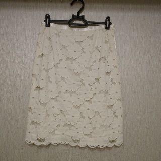 ルクールブラン(le.coeur blanc)のルクールブラン 花柄刺繍スカート(ひざ丈スカート)