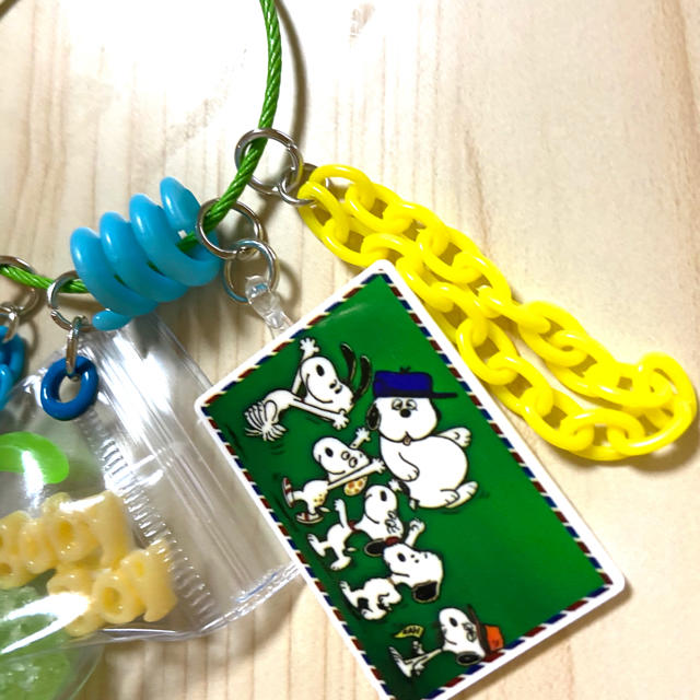 SNOOPY(スヌーピー)のハンドメイド　キーホルダー　スヌーピー オリジナル ハンドメイドのアクセサリー(キーホルダー/ストラップ)の商品写真