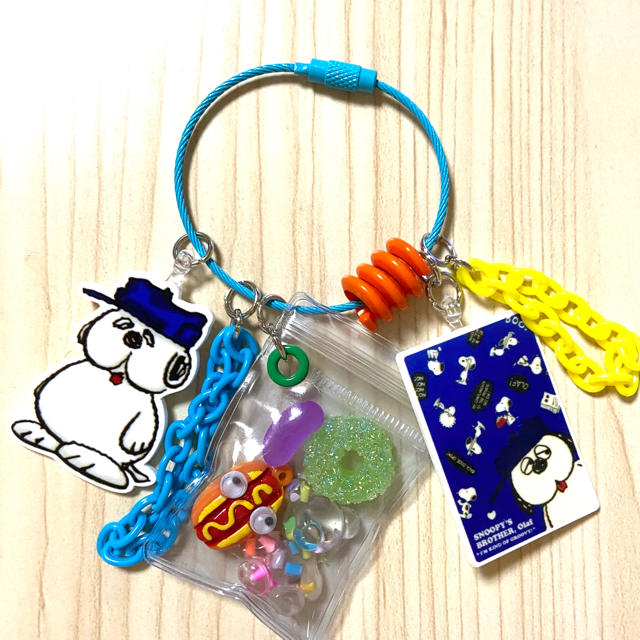 SNOOPY(スヌーピー)のハンドメイド　キーホルダー　スヌーピー   オラフ　オリジナル ハンドメイドのアクセサリー(チャーム)の商品写真