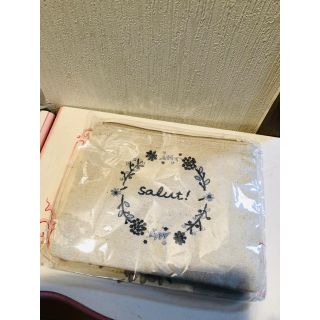 salut フラットポーチ　新品(ポーチ)