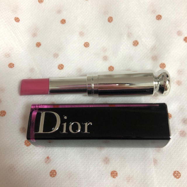 Christian Dior(クリスチャンディオール)のディオールアディクトラッカースティック 577 レイジー コスメ/美容のベースメイク/化粧品(口紅)の商品写真