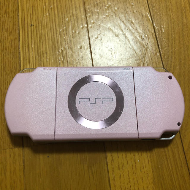 psp 2000 ジャンク エンタメ/ホビーのゲームソフト/ゲーム機本体(携帯用ゲーム機本体)の商品写真