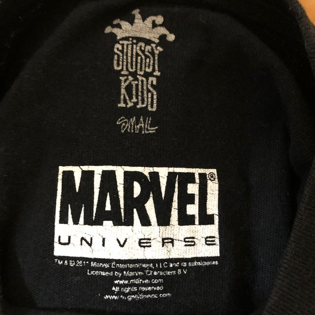 STUSSY(ステューシー)のSTUSSY MARVEL ステューシー キッズ SMALL Tシャツ ブラック キッズ/ベビー/マタニティのキッズ服男の子用(90cm~)(Tシャツ/カットソー)の商品写真