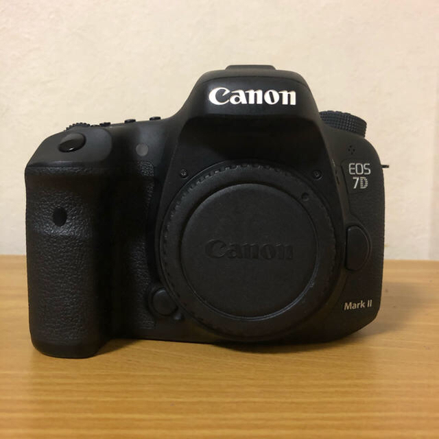 最大の割引 Canon - Canon 7D Mark2 一眼レフ ボディのみ デジタル一眼