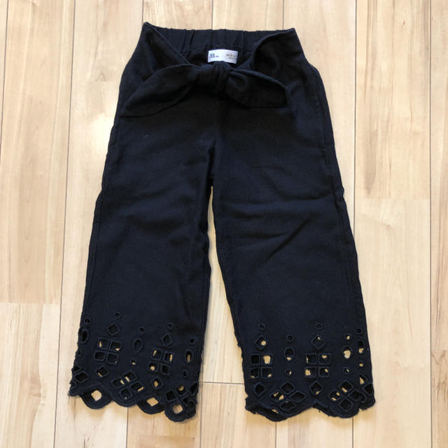 ZARA KIDS(ザラキッズ)のZARA 刺繍レース　キュロットパンツ　ワイドパンツ  110 キッズ/ベビー/マタニティのキッズ服女の子用(90cm~)(パンツ/スパッツ)の商品写真