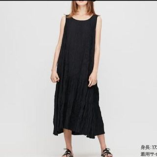 ユニクロ(UNIQLO)のラスト！ユニクロ  ツイストプリーツワンピース  イネス  INES  Sサイズ(ロングワンピース/マキシワンピース)