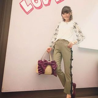 &LOVE むっちゃ幸せリボンのカラーボーフレンドデニム(カジュアルパンツ)