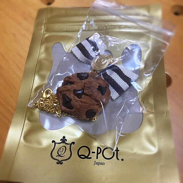 値下げ　Q-pot チョコチップクッキーネックレス　リボン | フリマアプリ ラクマ