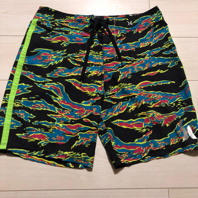 Hurley(ハーレー)のHurley 総柄　ボードショーツ　ハーレー　水着　スイムウェア メンズの水着/浴衣(水着)の商品写真