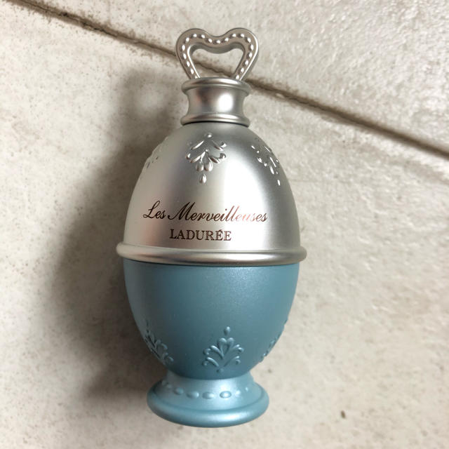 Les Merveilleuses LADUREE(レメルヴェイユーズラデュレ)の限定品　ラデュレ クリームチーク　新品半額以下せ コスメ/美容のベースメイク/化粧品(チーク)の商品写真