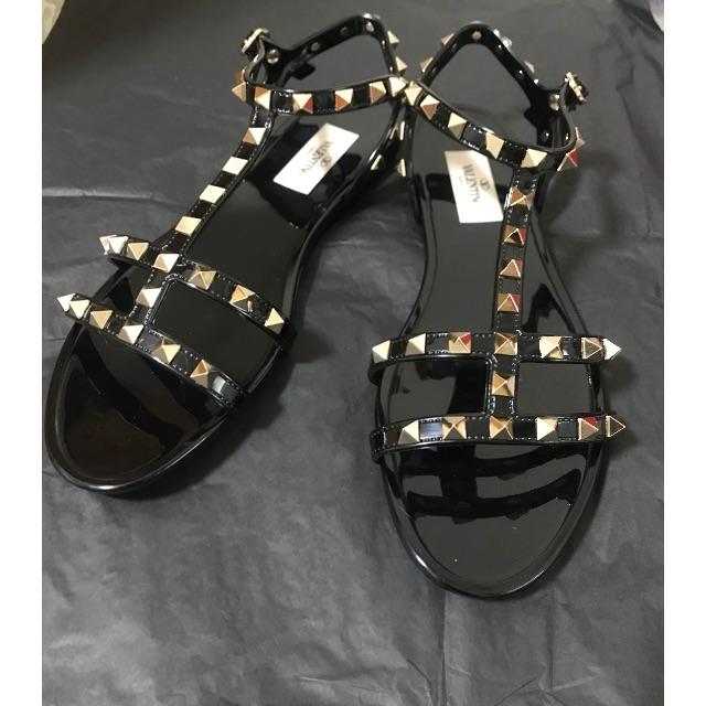 VALENTINO - VALENTINO ロックスタッズサンダル