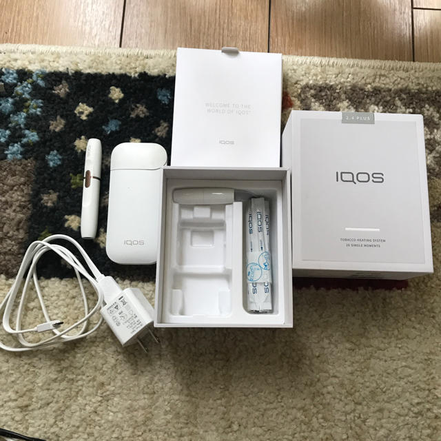 IQOS(アイコス)の【送料込】IQOS 2.4PLUS 早い者勝ち！！ メンズのファッション小物(タバコグッズ)の商品写真