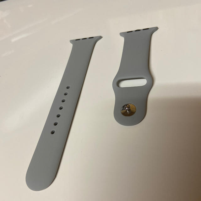 Apple Watch(アップルウォッチ)のラバーベルト：Apple Watch（44㎜、グレー） レディースのファッション小物(腕時計)の商品写真