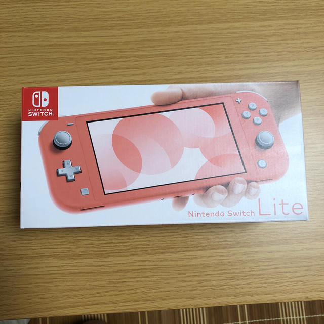 Switch 任天堂 スイッチライ　新品　即発送可能エンタメホビー