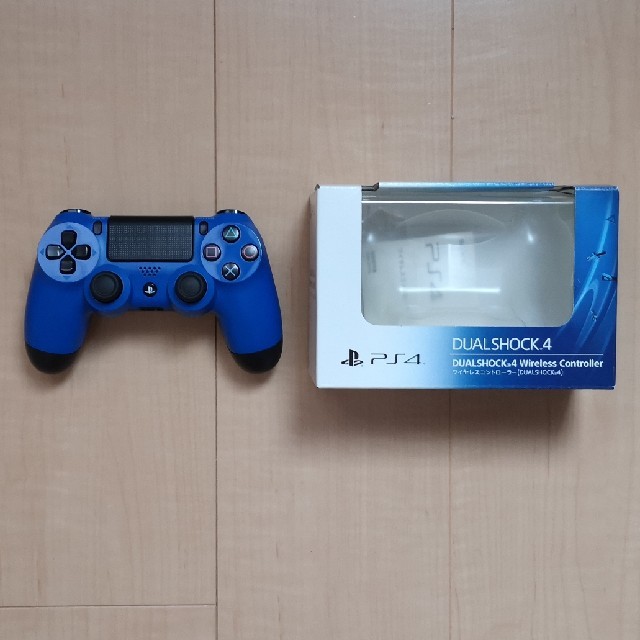 PlayStation4(プレイステーション4)のPS4コントローラー DUALSHOCK4 中古品 エンタメ/ホビーのゲームソフト/ゲーム機本体(その他)の商品写真