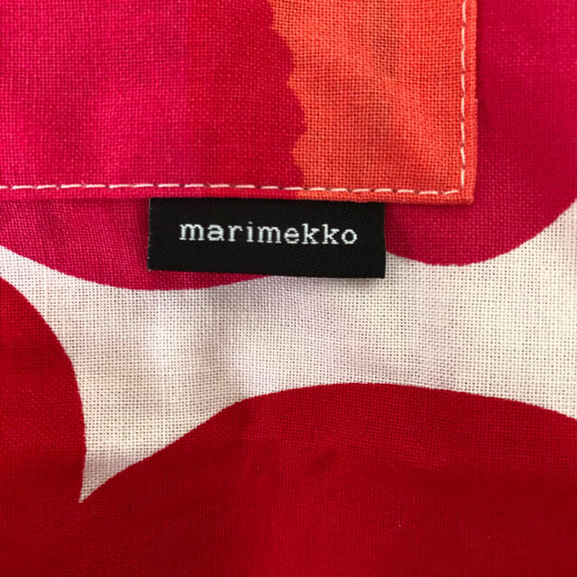 marimekko(マリメッコ)のマリメッコ　ウニッコ柄エプロン　レッド レディースのレディース その他(その他)の商品写真
