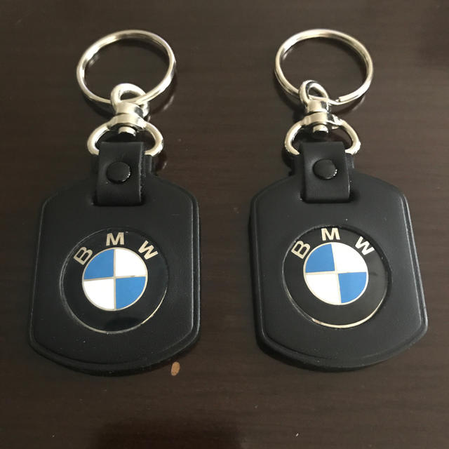 BMW(ビーエムダブリュー)のBMW アウディ　ワーゲン　純正　キーホルダー 自動車/バイクの自動車(車内アクセサリ)の商品写真